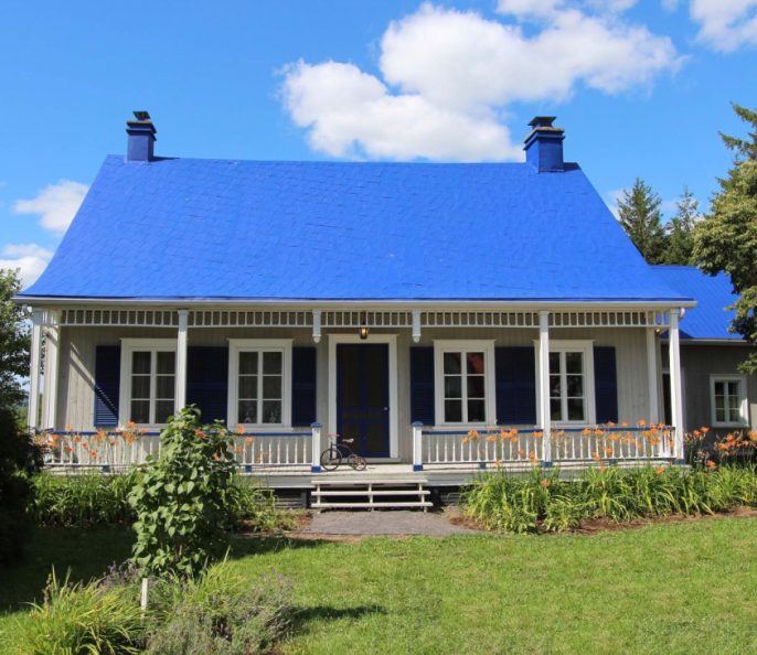 MAISON QUÉBÉCOISE  BORD DU FLEUVE ST-LAURENT
