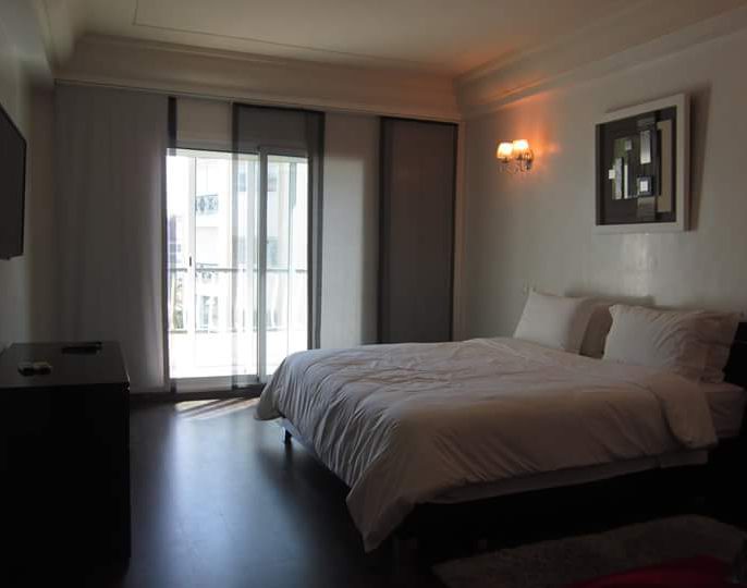 RACINE LUXUEUX APPARTEMENT MEUBLé 300 m2