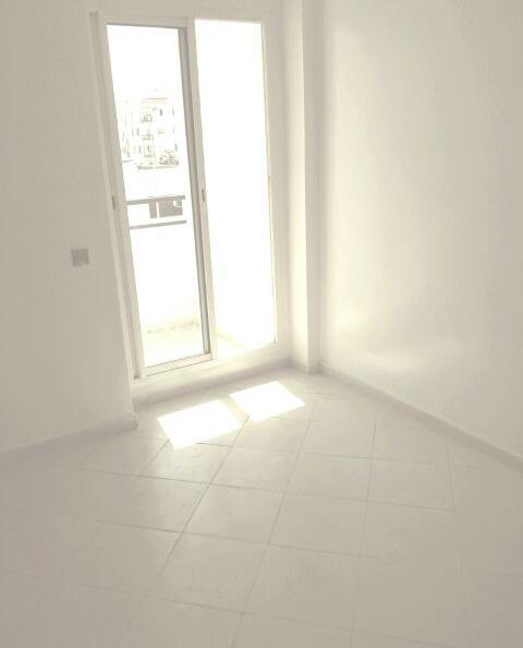 Bel appartement moyen standing à deroua