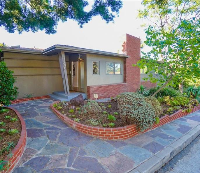 Modern house for sale