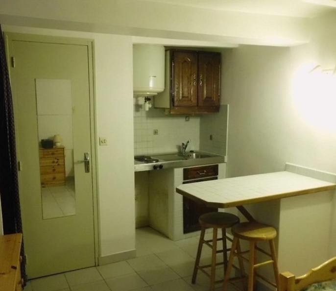 STUDIO MEUBLE 1ER ET. ETUDIANT, AIX-EN-PROVENCE