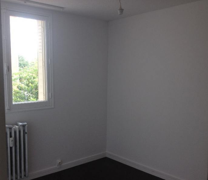 T3 RENOVE DANS RESIDENCE CALME SUR JARDIN