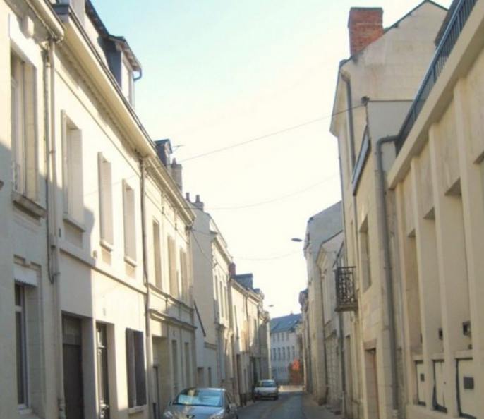 CHAMBRE -STUDIO meublée et équipée et salle de bains