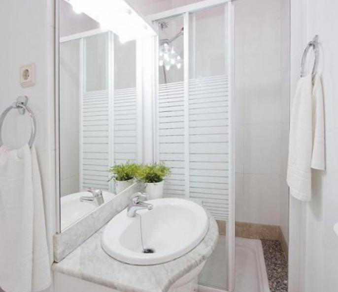 APPARTEMENT SOUS LES TOITS AVEC TERRASSE PRIVÉE À BARCELONE