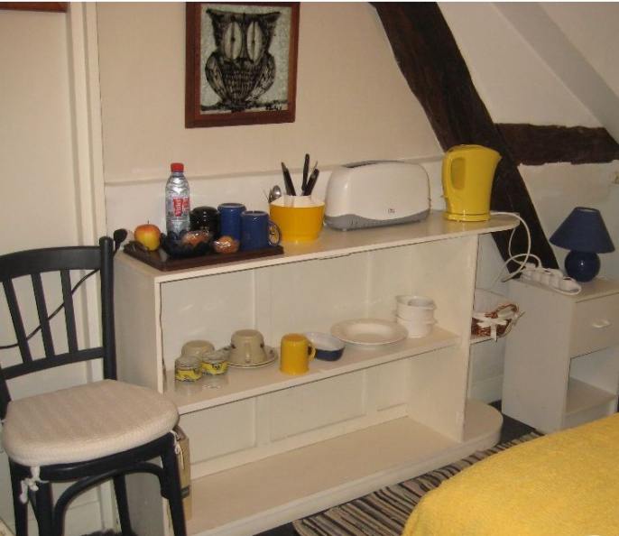 CHAMBRE -STUDIO meublée et équipée et salle de bains