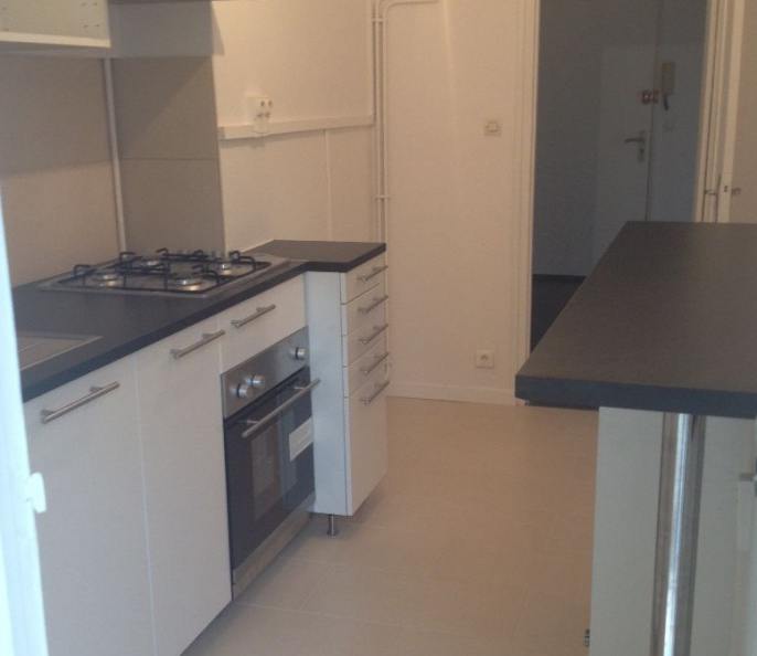 T3 RENOVE DANS RESIDENCE CALME SUR JARDIN