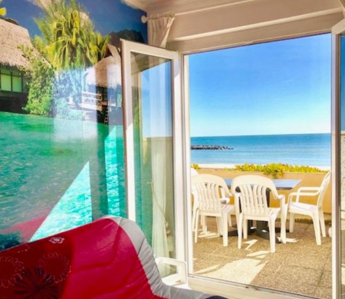 LOCATION CHARMANT APPARTEMENT PIEDS DANS L&rsquo;EAU WIFI