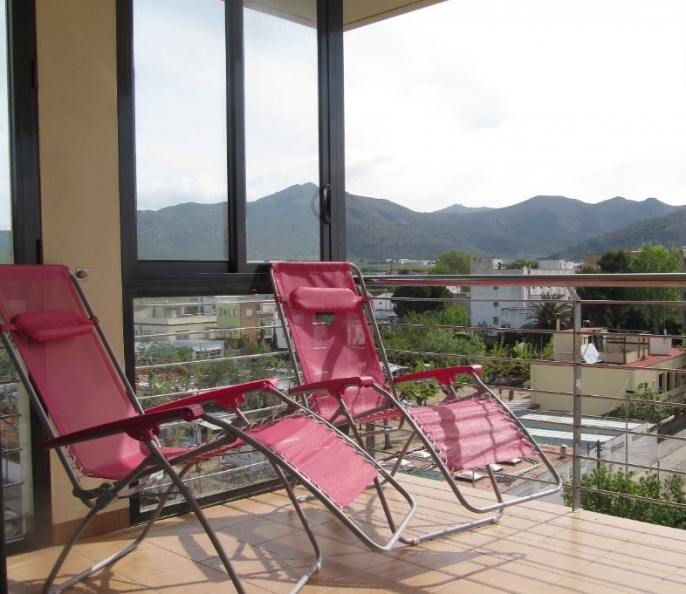 T3 neuf climatisé pour 4 pers terrasse-piscine-plage 50 m