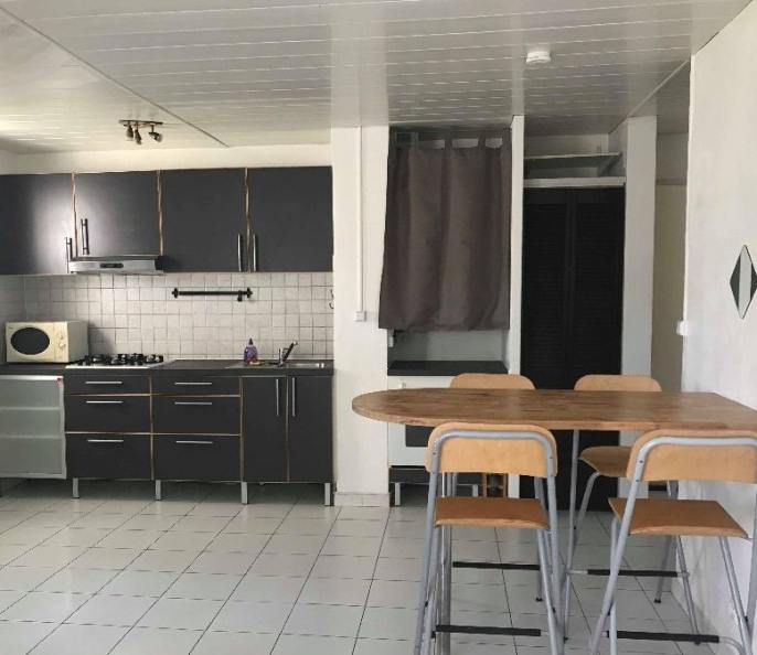 Part loue Grand T2 meublé 51m² refait neuf