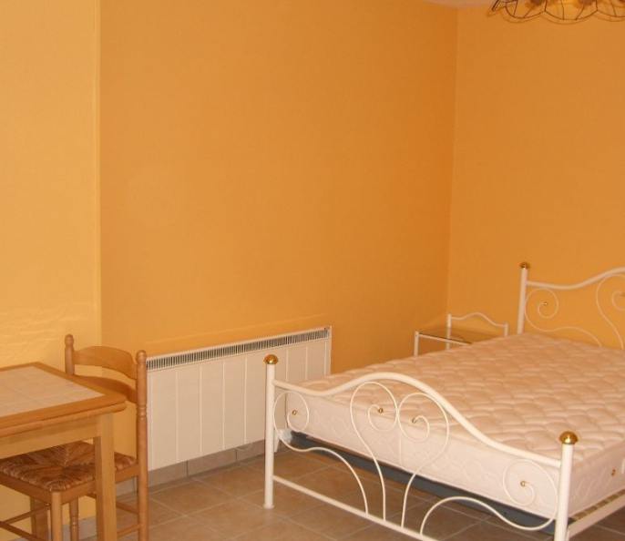 TRÈS BEAUX STUDIOS – T1 MEUBLÉS