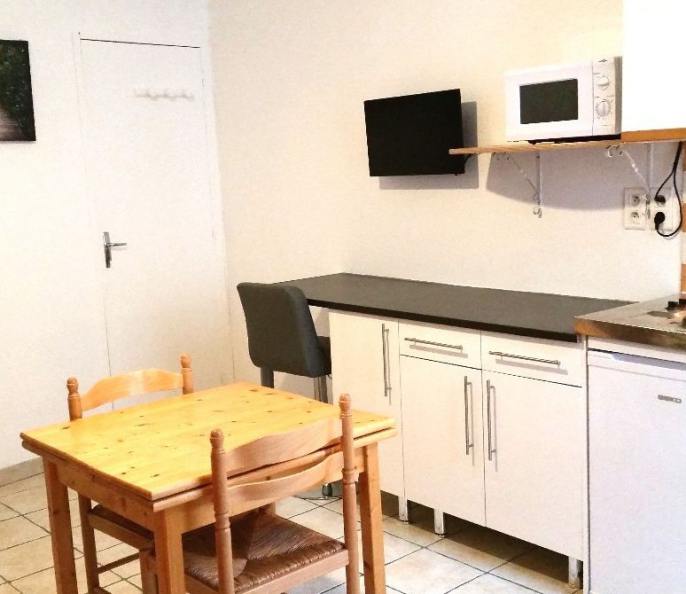 TRÈS BEAUX STUDIOS – T1 MEUBLÉS