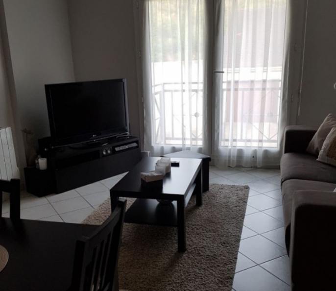 Appartement T2 45m2, 100m gare Epernon